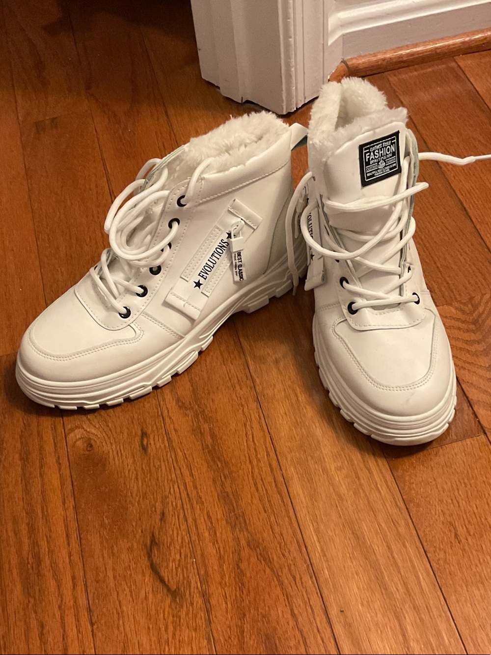 White Fur-Lined Fashion Boots